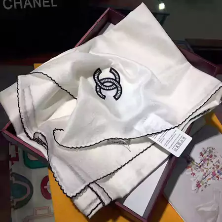 Chanel 波跡スカーフ